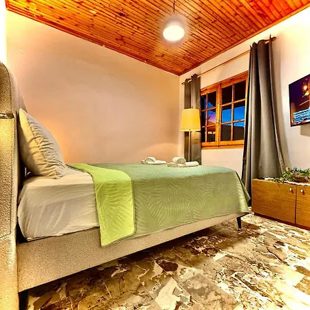 Travellers Gaddafi Agios Gordios Holiday home