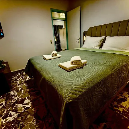 Travellers Gaddafi Agios Gordios Holiday home