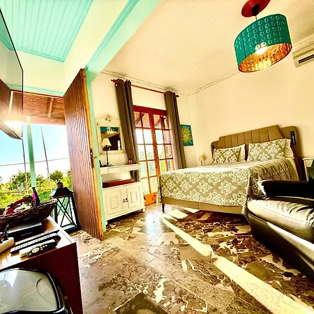 Travellers Gaddafi Agios Gordios בית נופש